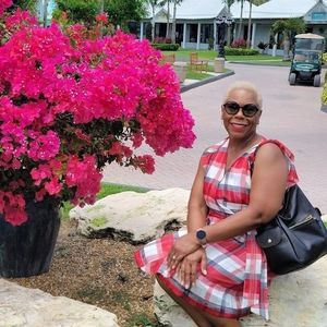 Meet your Posher, Mimi